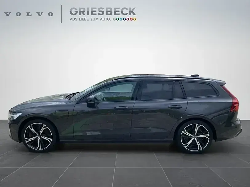 Gebraucht Volvo V60 Ultimate 455 PS (334 kW) 2023 Platinum grey / metallic Kombi