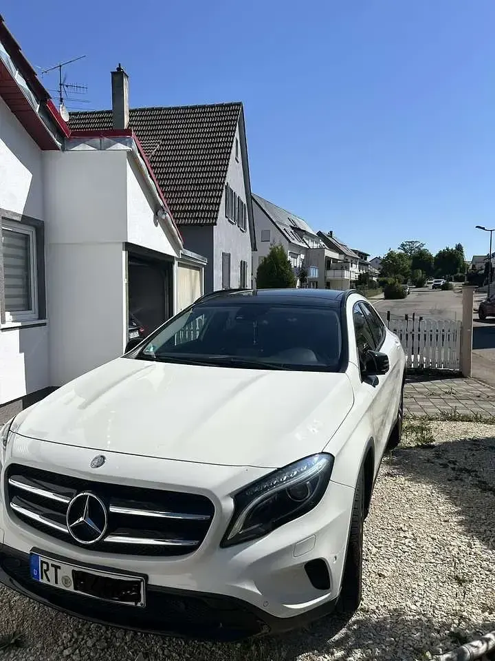 Gebraucht Mercedes GLA200 AMG line 156 PS (114 kW) 2015 Weiß SUV
