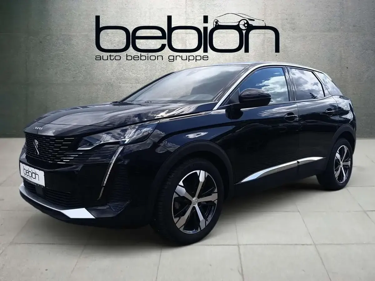 Gebraucht Peugeot 3008 Allure 131 PS (96 kW) 2023 Schwarz Limousine