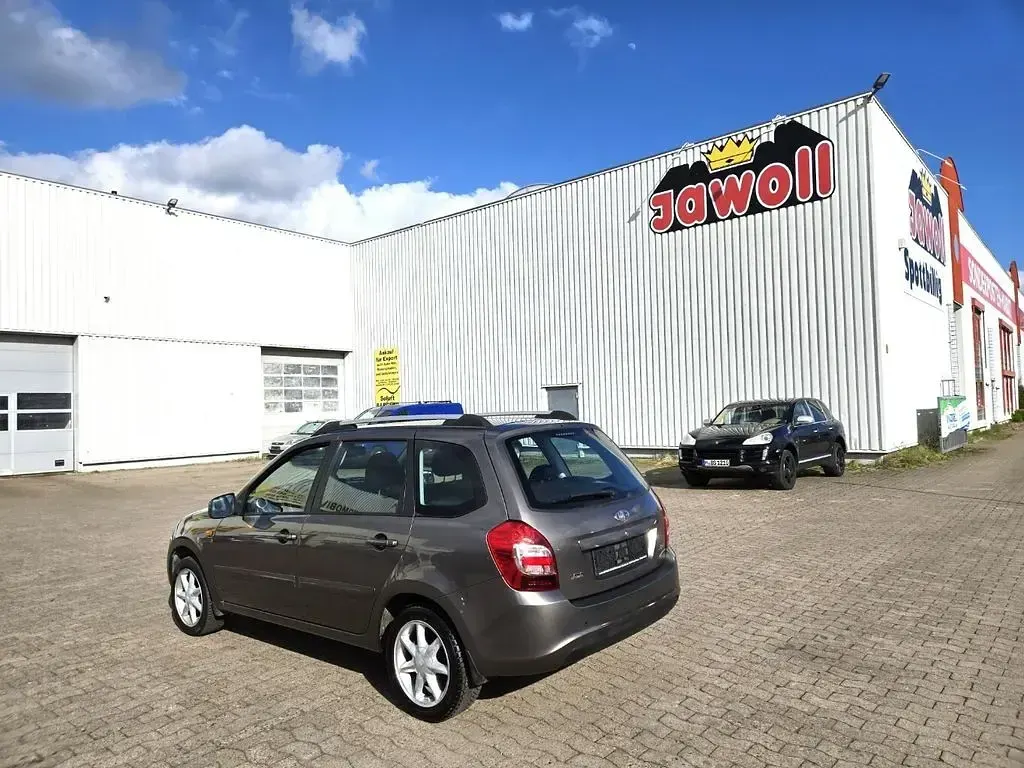 Gebraucht Lada Kalina 98 PS (72 kW) 2016 Braun Limousine