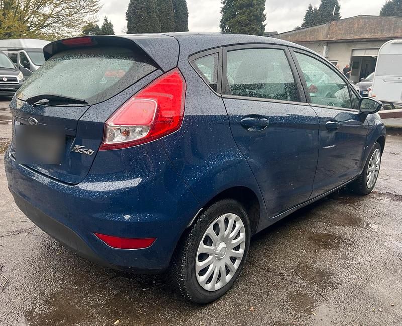 Gebraucht Ford Fiesta 80 PS (58 kW) 2016 Blau Limousine