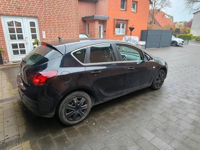 Gebraucht Opel Astra 120 PS (88 kW) 2010 Schwarz Limousine
