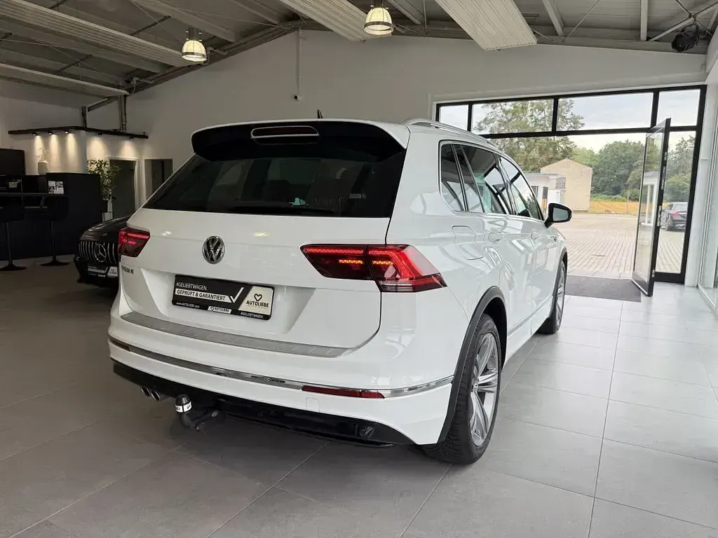 Gebraucht VW Tiguan Highline 150 PS (110 kW) 2020 Weiß SUV