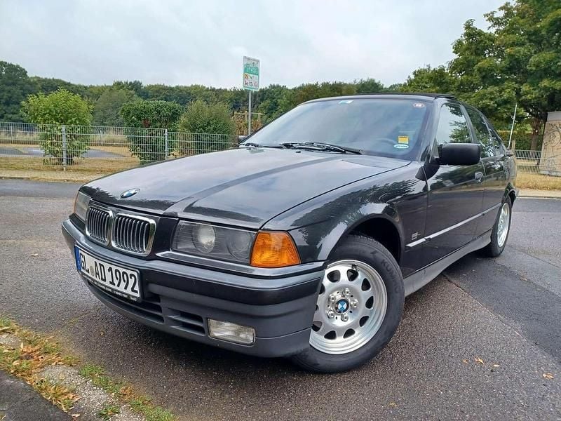 Gebraucht BMW 316 102 PS (75 kW) 1994 Schwarz Cabrio
