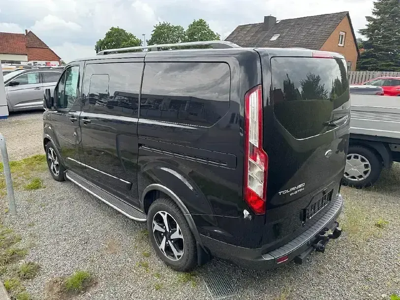 Gebraucht Ford Tourneo Active 150 PS (110 kW) 2022 Obsidianschwarz metallic Van / Kleinbus