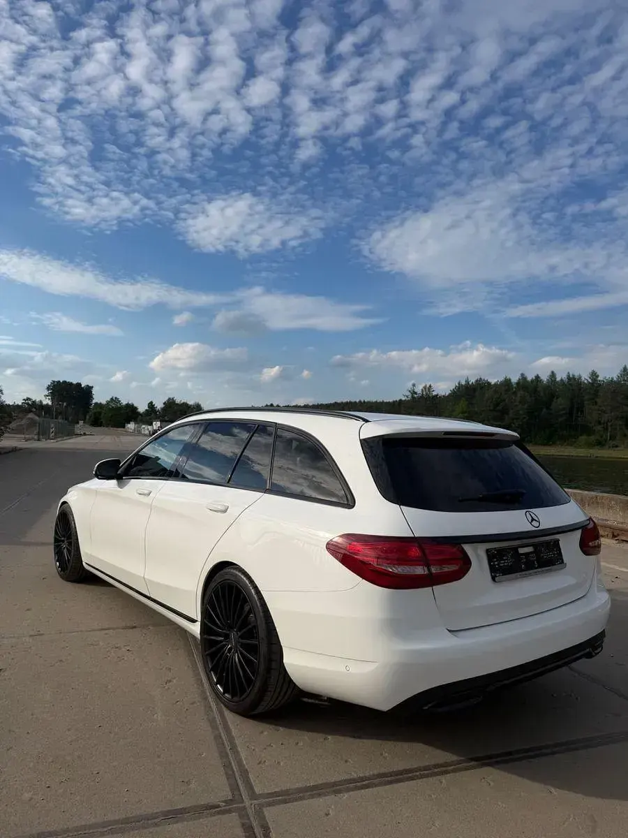 Gebraucht Mercedes C180 AMG 116 PS (85 kW) 2015 Weiß Kombi