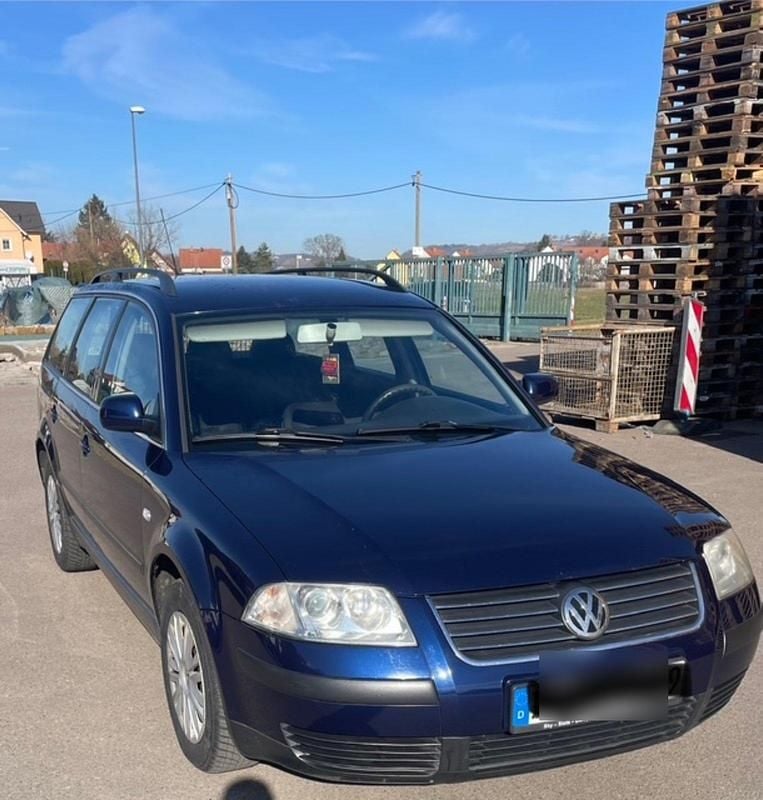 Gebraucht VW Passat 131 PS (96 kW) 2001 Blau Kombi