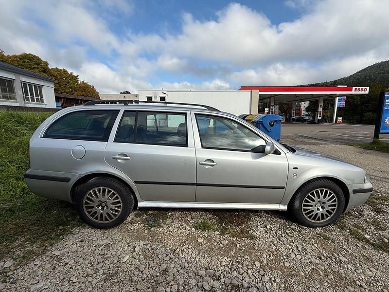 Gebraucht Skoda Octavia Elegance 110 PS (80 kW) 2003 Silber Kombi