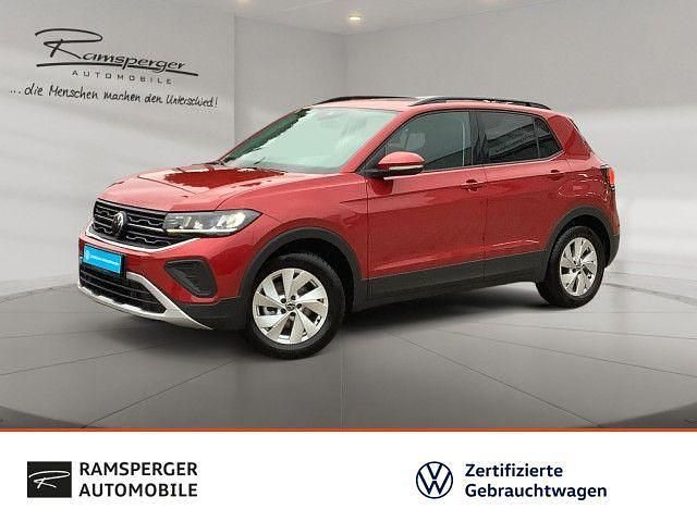 Rot (kings red metallic) Gebraucht 2024 VW T-Cross Life SUV | 25.490 € (Fairer Preis) - Bild 1/4