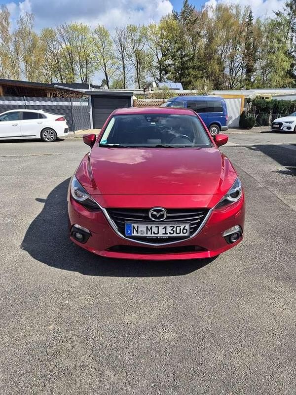 Gebraucht Mazda 3 Nakama 120 PS (88 kW) 2016 Rot Limousine