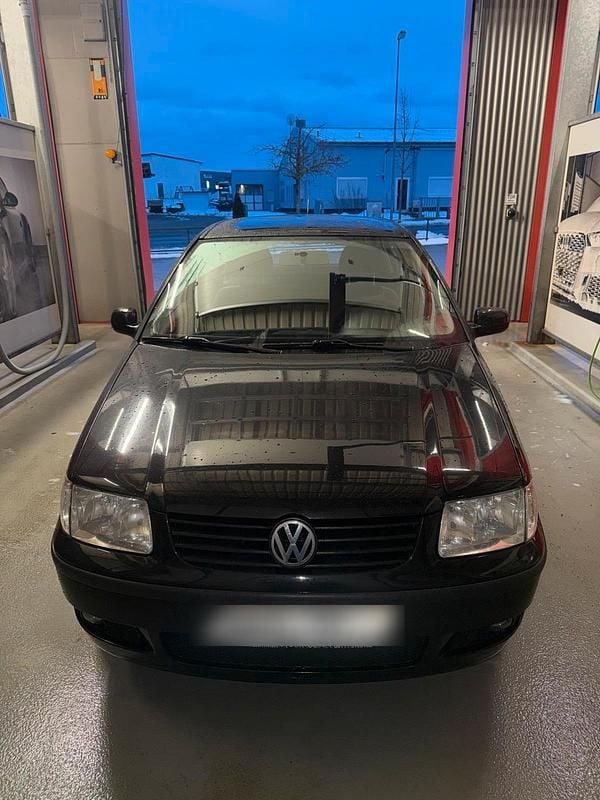 Gebraucht VW Polo 60 PS (44 kW) 2001 Schwarz Kleinwagen