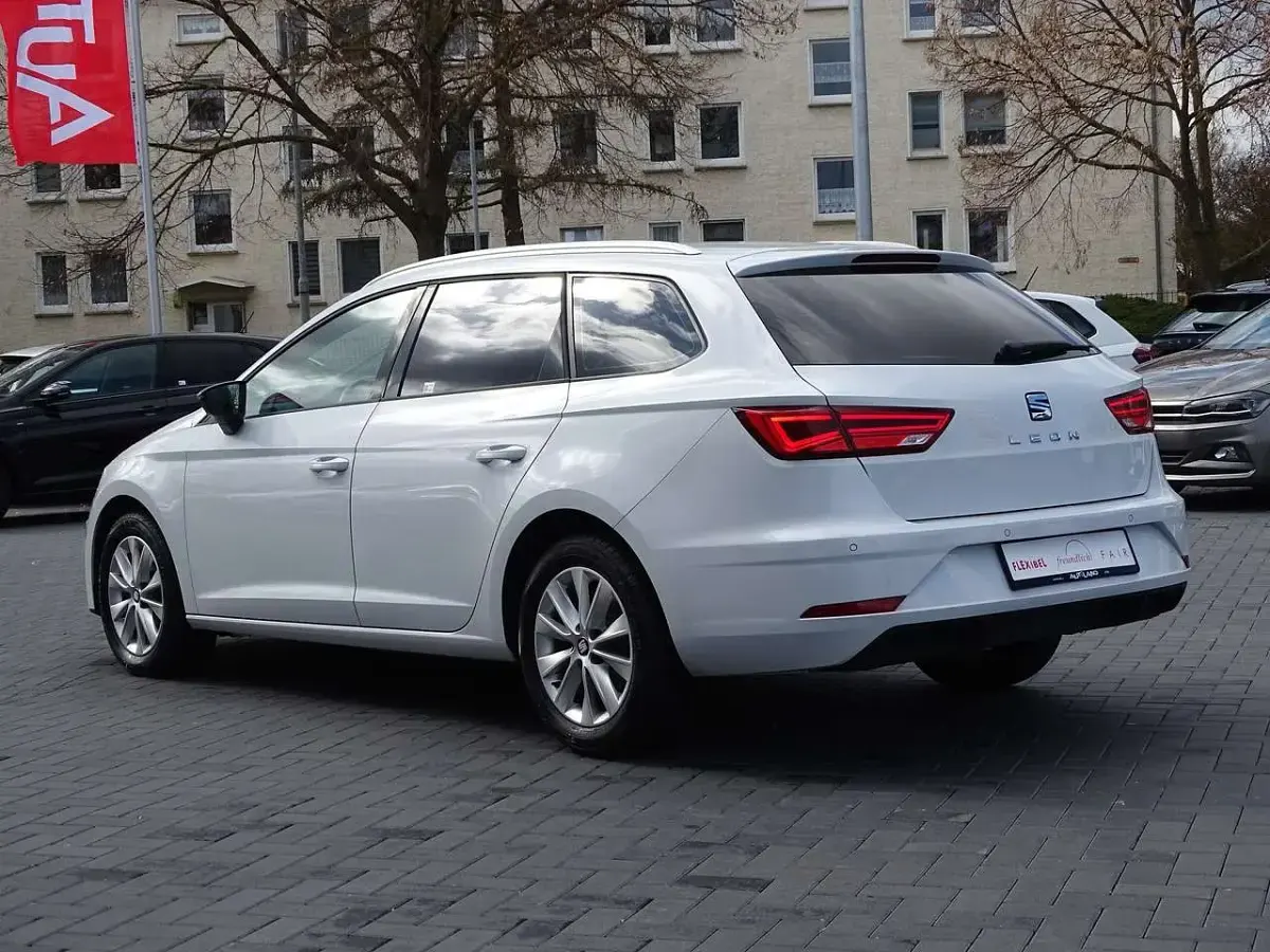 Gebraucht Seat Leon ST Reference 116 PS (85 kW) 2020 Nevada weiss metallic Kombi