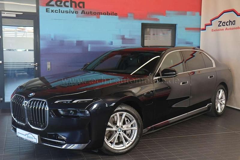 Carbonschwarz (416) Gebraucht 2023 BMW 750e Performance Limousine | 97.900 € - Bild 1/4