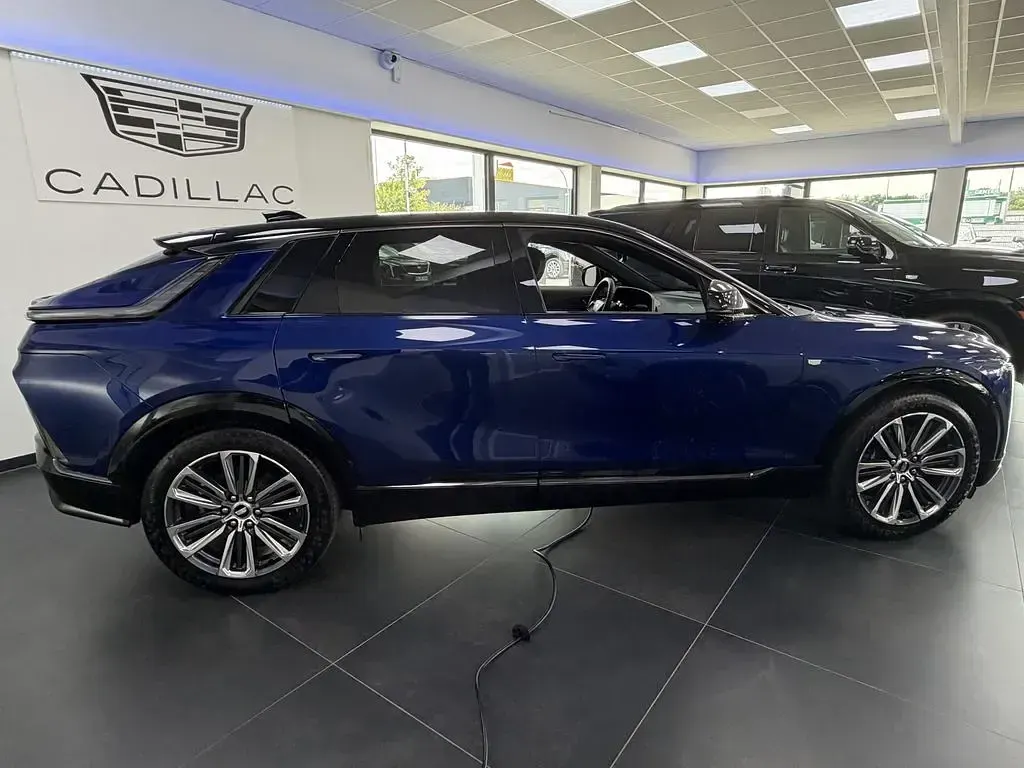 Neu Cadillac LYRIQ 388 kW (528 PS) 2026 Blau SUV