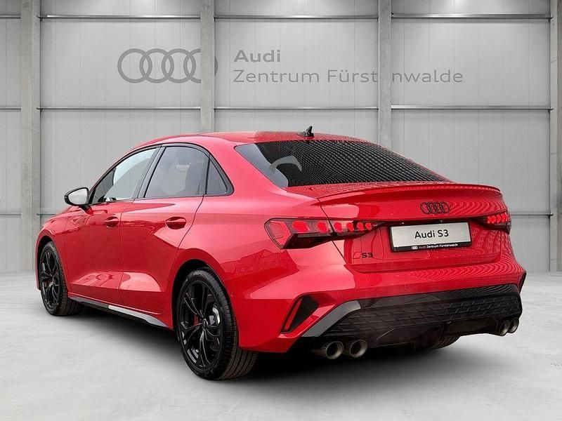 Gebraucht Audi S3 Performance 333 PS (244 kW) 2024 Rot Limousine