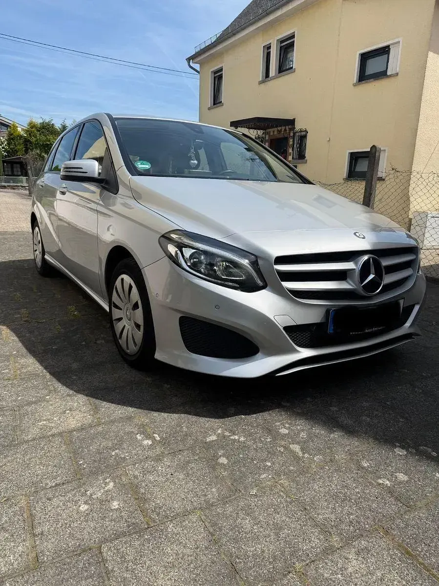 Gebraucht Mercedes B220 177 PS (130 kW) 2016 Silber Kleinwagen