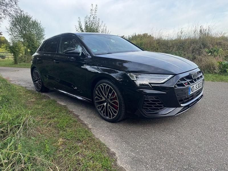 Gebraucht Audi S3 Ambiente 333 PS (244 kW) 2024 Schwarz Limousine