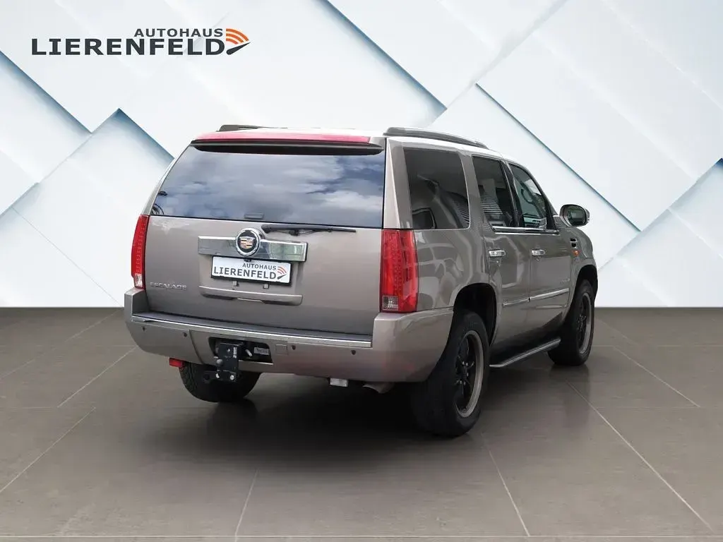 Gebraucht Cadillac Escalade 409 PS (300 kW) 2007 Gold SUV