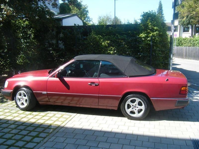 Rot Gebraucht 1993 Mercedes E300 Sportline Cabrio | 23.900 € - Bild 1/4