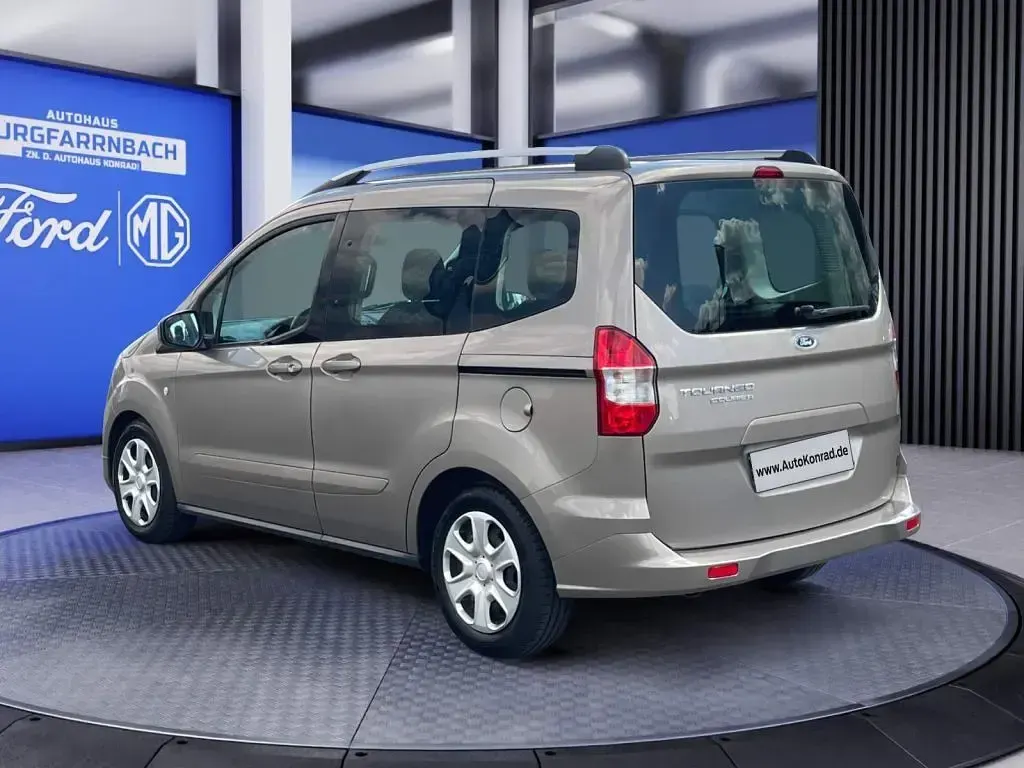 Gebraucht Ford Tourneo Courier Trend 101 PS (74 kW) 2020 Pyritsilber metallic Van / Kleinbus