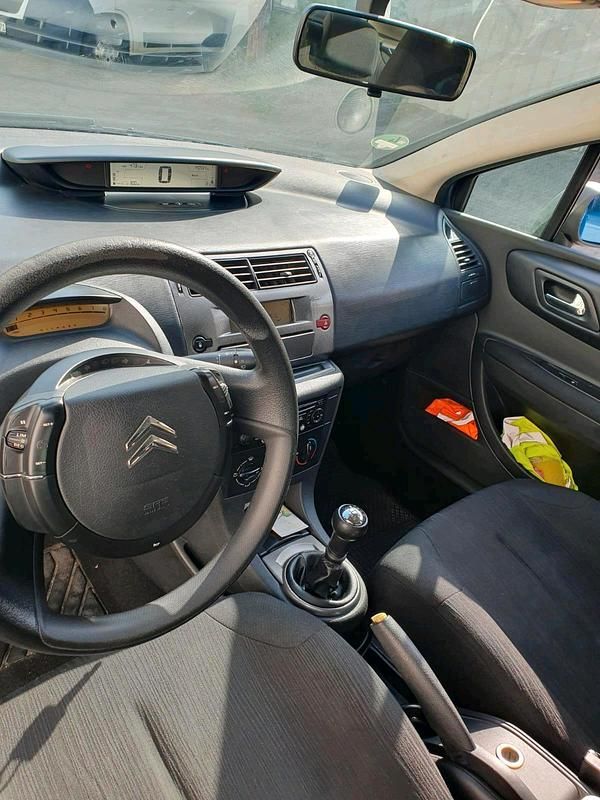 Grau Gebraucht 2008 Citroën C4 Style Limousine | 2.100 € (Guter Preis) - Bild 1/4