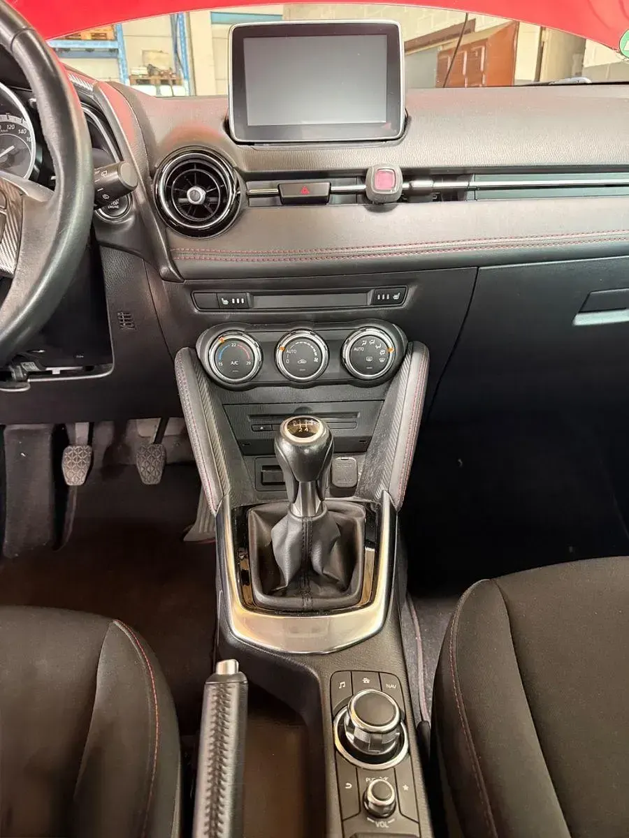 Gebraucht Mazda 2 Exclusive-Line 90 PS (66 kW) 2015 Rot Kleinwagen