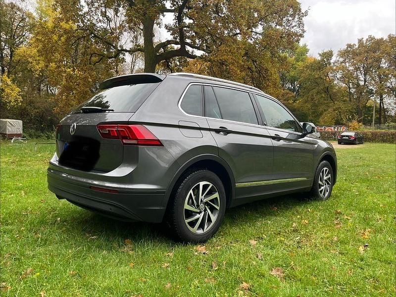 Gebraucht VW Tiguan Sound 179 PS (131 kW) 2017 Grau SUV