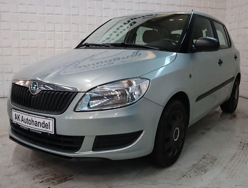 Blau Gebraucht 2011 Skoda Fabia Classic Kleinwagen | 5.790 € (Fairer Preis) - Bild 1/4