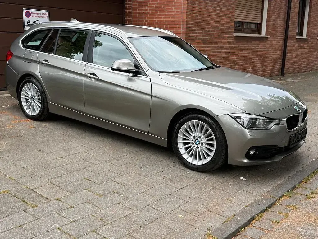 Gebraucht BMW 320 190 PS (139 kW) 2019 Silber Limousine