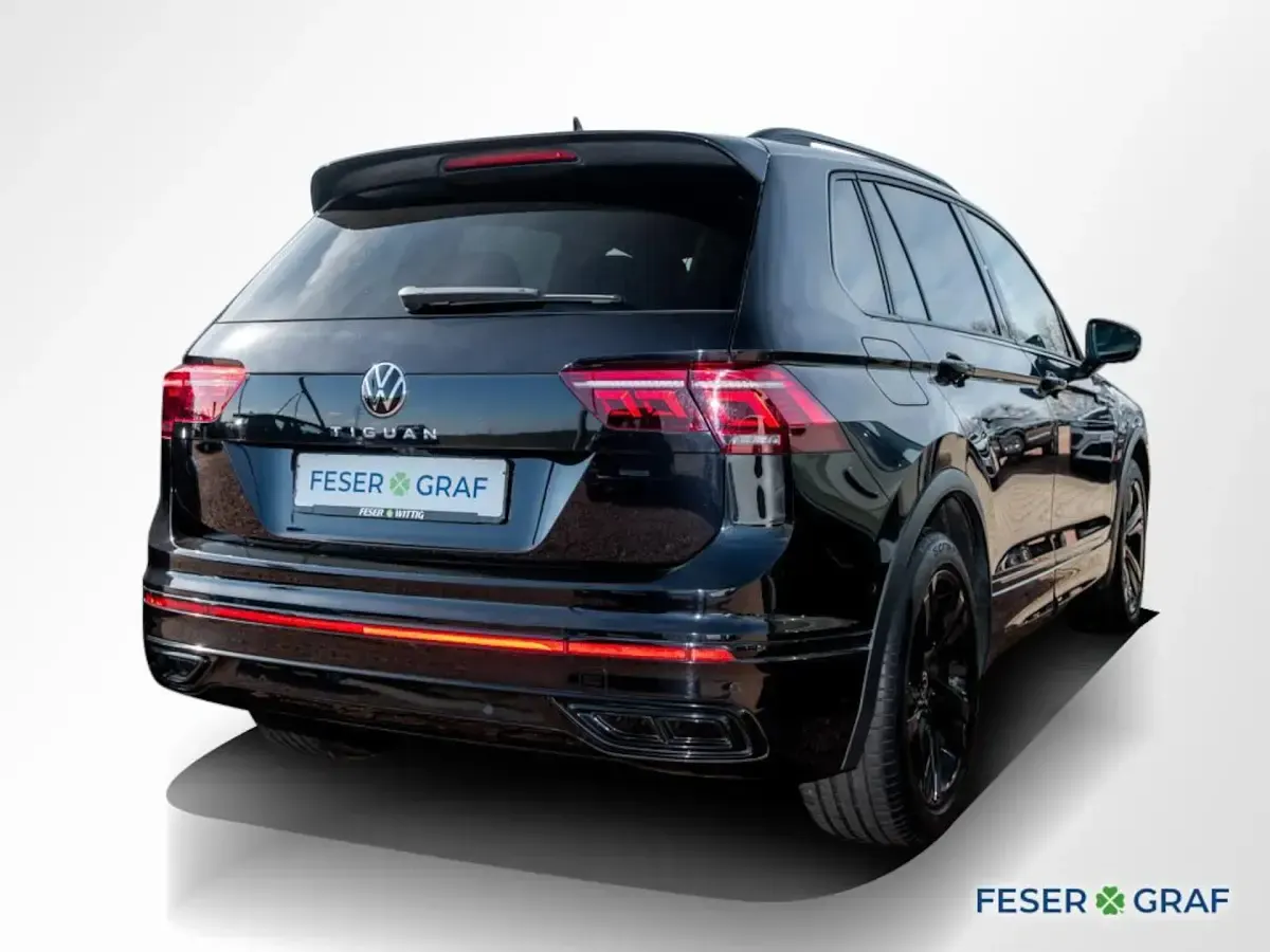 Gebraucht VW Tiguan R-line 150 PS (110 kW) 2023 Deep black perleffekt SUV