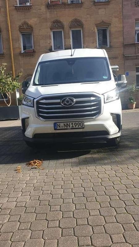 Second-hand Maxus V90 147 CP (108 kW) 2023 Van
