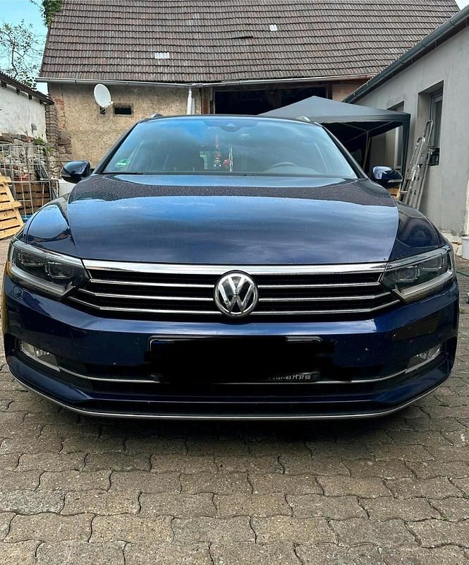 Gebraucht VW Passat 190 PS (139 kW) 2019 Blau Kombi