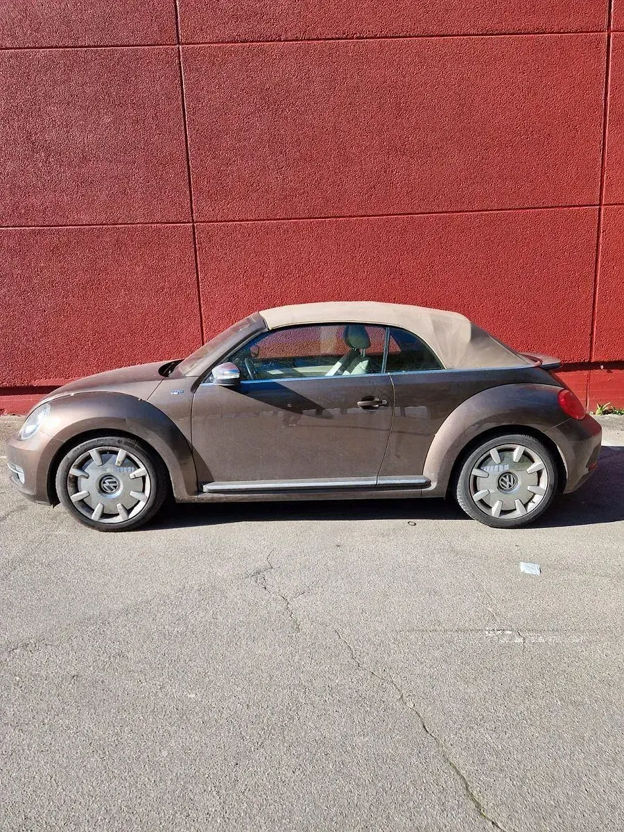 Gebraucht VW Beetle S 140 PS (102 kW) 2013 Beige Kleinwagen