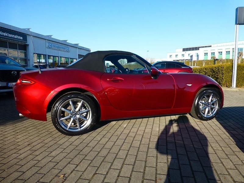 Neu Mazda MX5 Exclusive-Line 132 PS (97 kW) 2026 Rot Cabrio