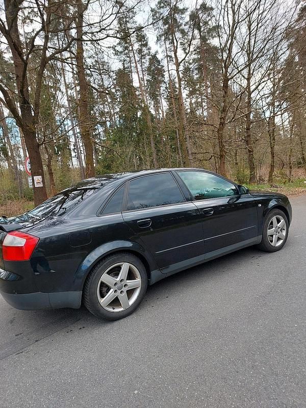 Second-hand Audi A4 Design 180 CP (132 kW) 2002 Negru Berlinǎ