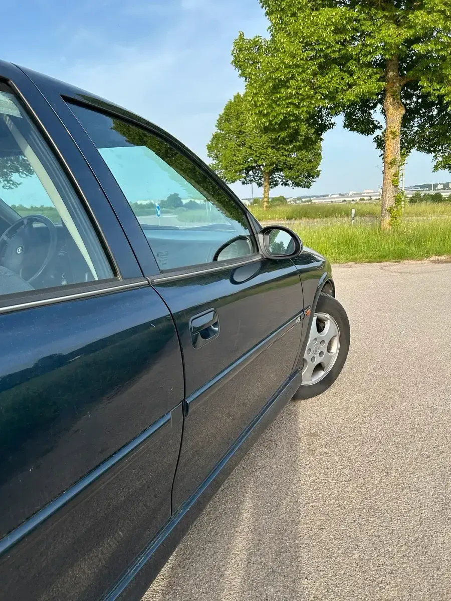 Gebraucht Opel Vectra 116 PS (85 kW) 2000 Andere farben Limousine