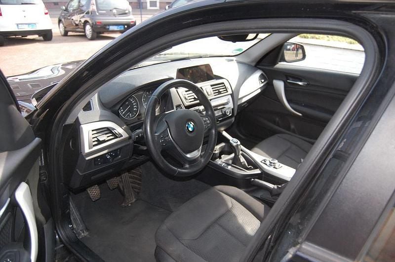 Gebraucht BMW 118 Advantage 136 PS (100 kW) 2016 Schwarz Kleinwagen