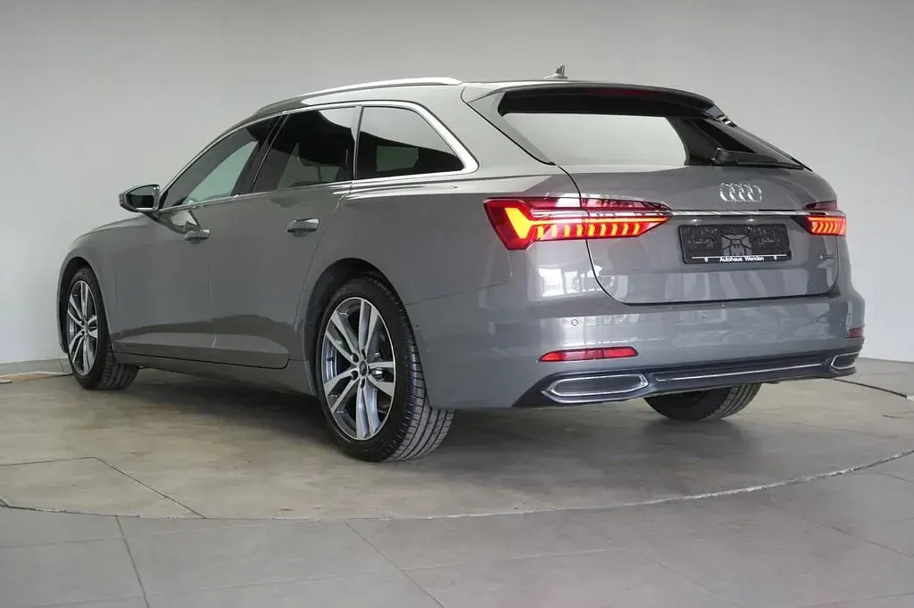 Gebraucht Audi A6 Sport 204 PS (150 kW) 2022 Grau Limousine