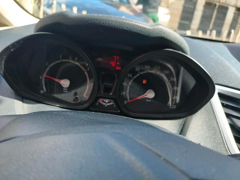 Gebraucht Ford Fiesta 97 PS (71 kW) 2012 Schwarz Kleinwagen