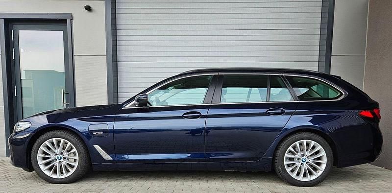 Gebraucht BMW 530e 292 PS (214 kW) 2022 Blau Kombi