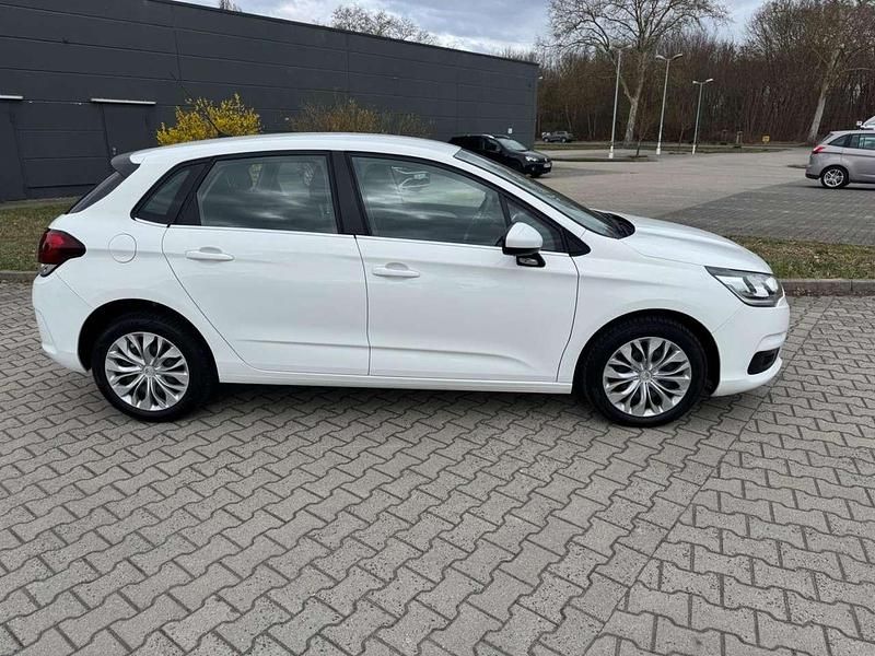 Gebraucht Citroën C4 Tendance 131 PS (96 kW) 2014 Weiß Limousine