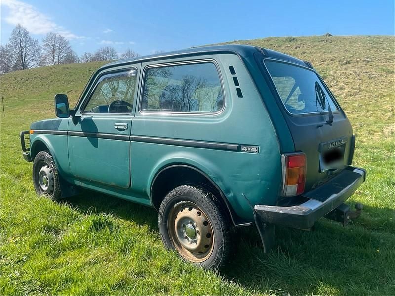 Second-hand Lada niva 86 CP (63 kW) 2008 Verde SUV
