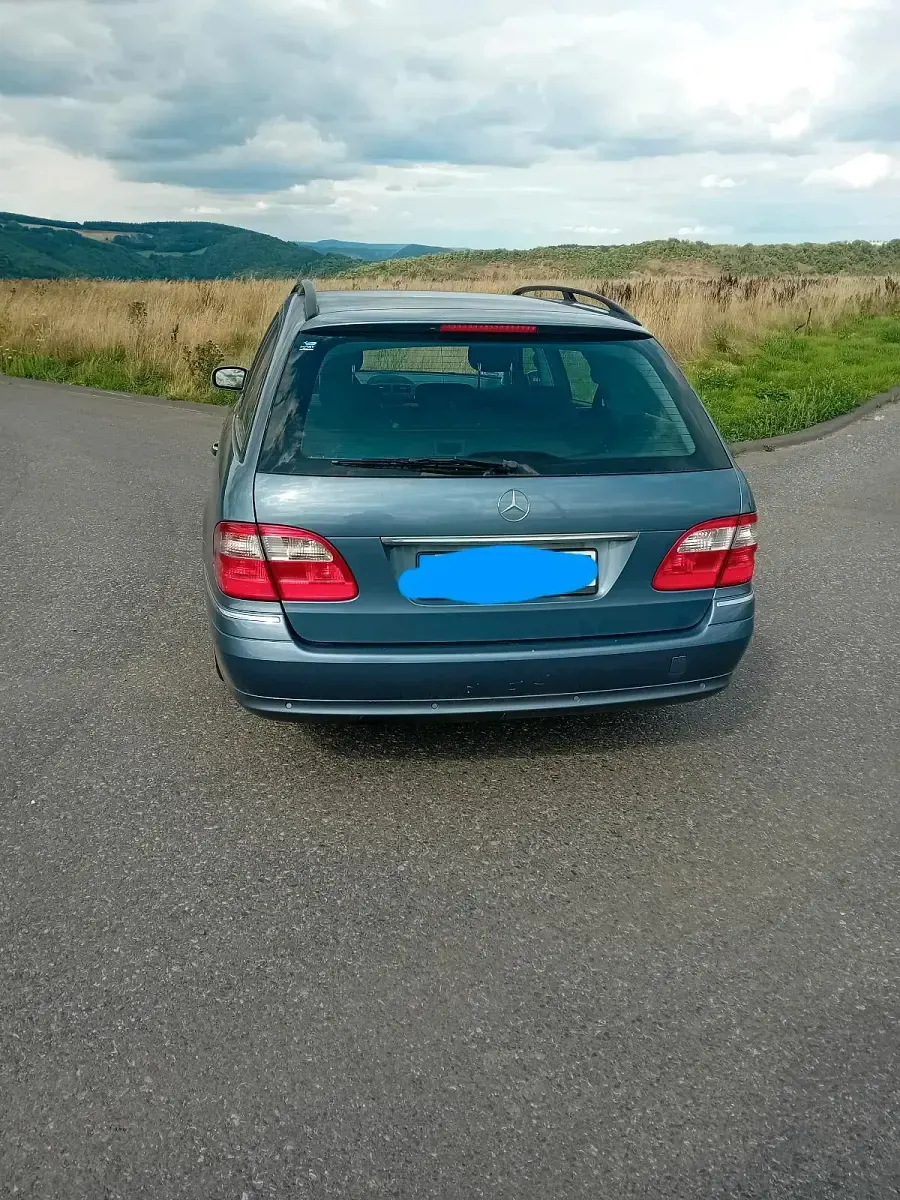 Gebraucht Mercedes E220 149 PS (109 kW) 2004 Blau Kombi