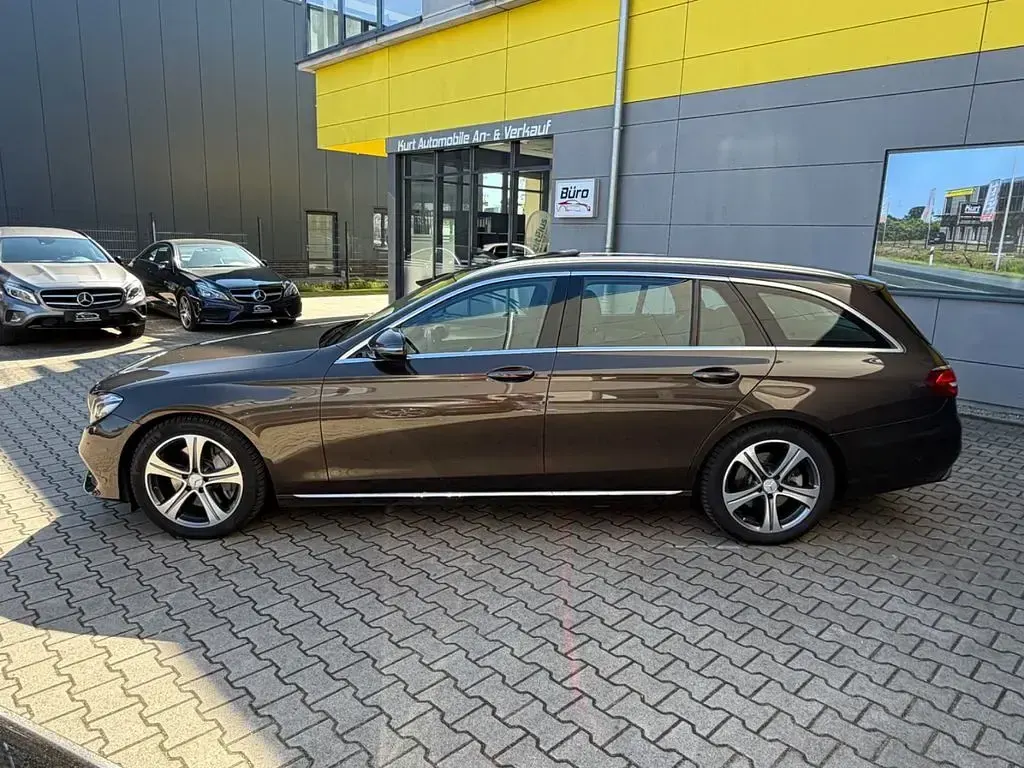 Gebraucht Mercedes E350 258 PS (189 kW) 2017 Braun Limousine