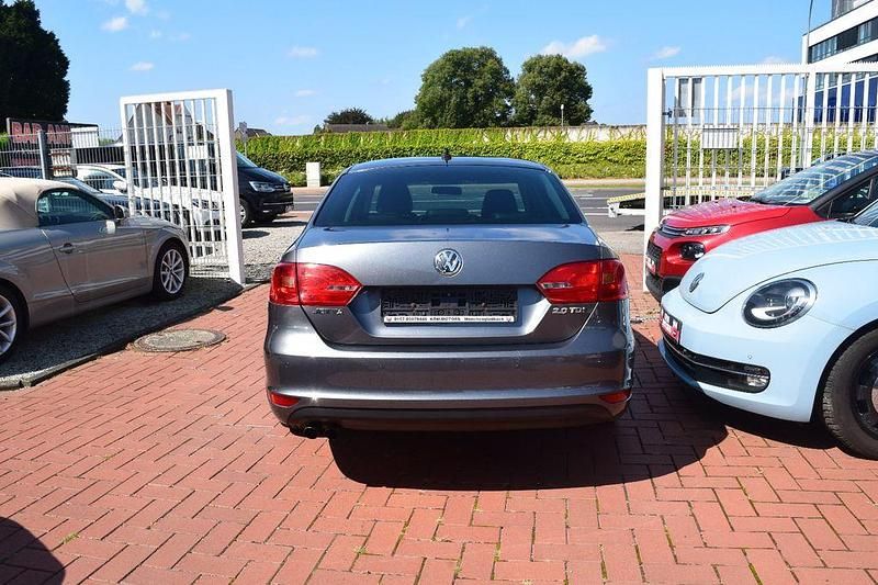 Usata VW Jetta 140 CV (102 kW) 2011 Grigio Berlina