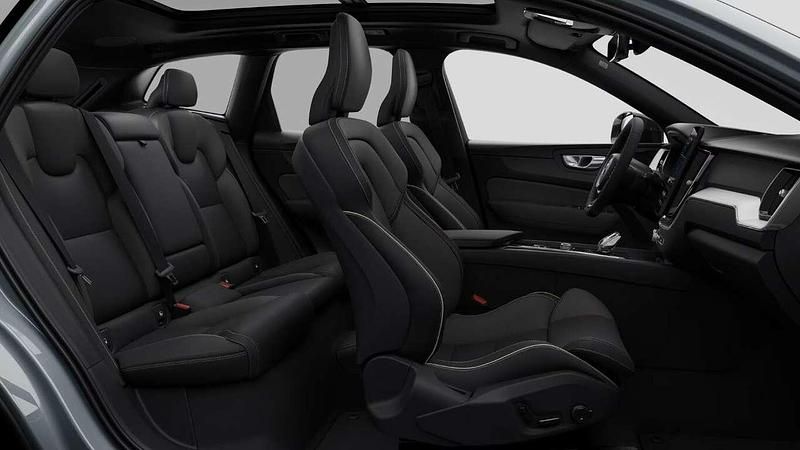 Neu Volvo XC60 Plus 455 PS (334 kW) 2026 Vapour grey SUV