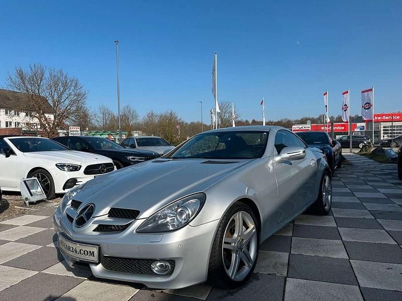 Gebraucht Mercedes SLK300 231 PS (169 kW) 2010 Iridiumsilber Cabrio