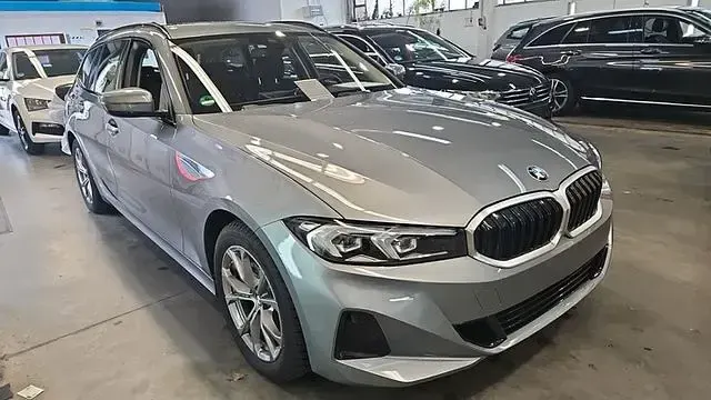 Gebraucht BMW 320 Shadowline 190 PS (139 kW) 2024 Grau Kombi