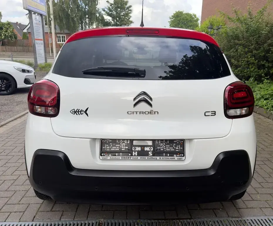 Gebraucht Citroën C3 Feel 82 PS (60 kW) 2018 Schwarz Kleinwagen
