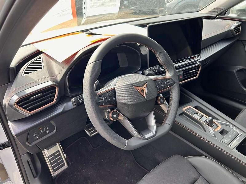 Neu Cupra Leon 150 PS (110 kW) 2025 Glacial weiß metallic Kombi